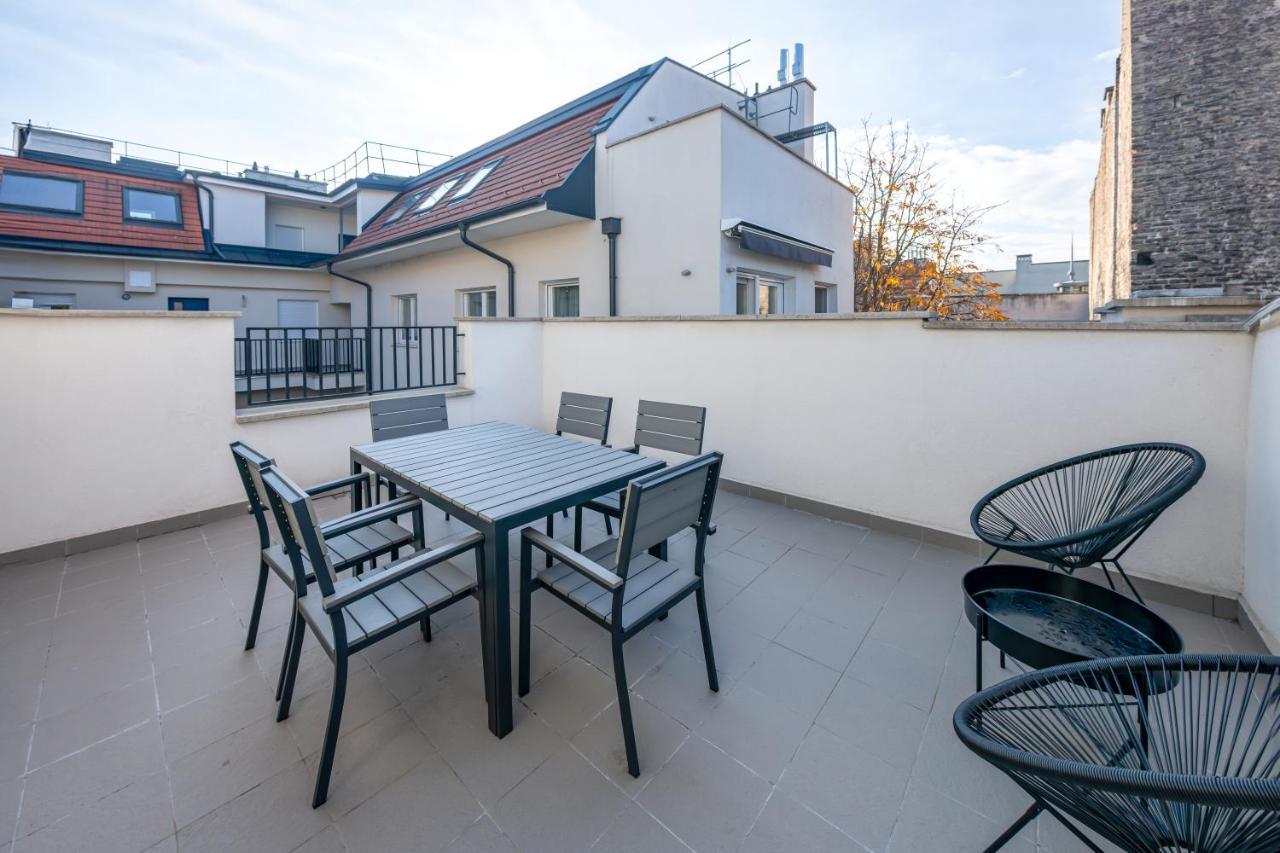 Lovag 12 Terrace Designer Home บูดาเปสต์ ภายนอก รูปภาพ